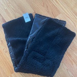 NWT UGG Sherpa scarf.